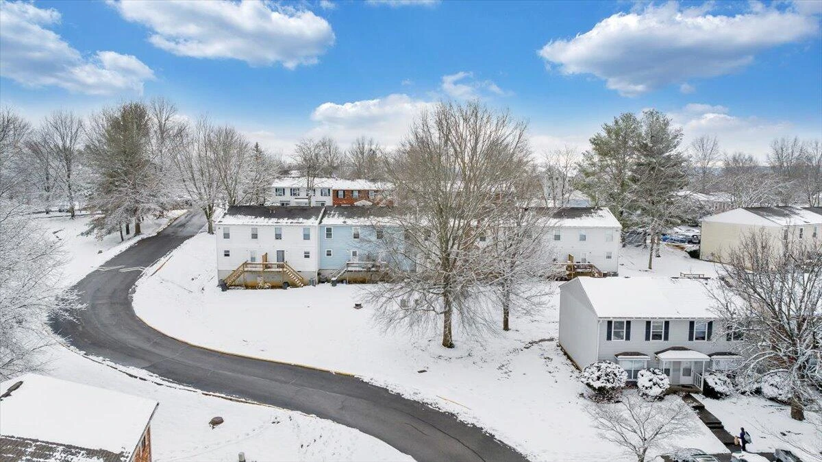 210 Pheasant Run DR - Photo 35
