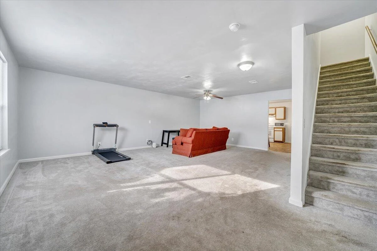 210 Pheasant Run DR - Photo 9