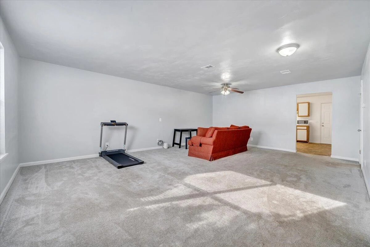210 Pheasant Run DR - Photo 10