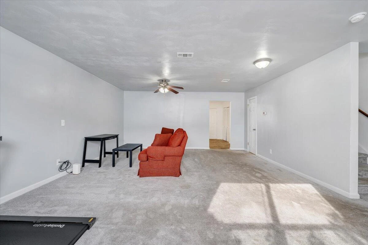 210 Pheasant Run DR - Photo 11