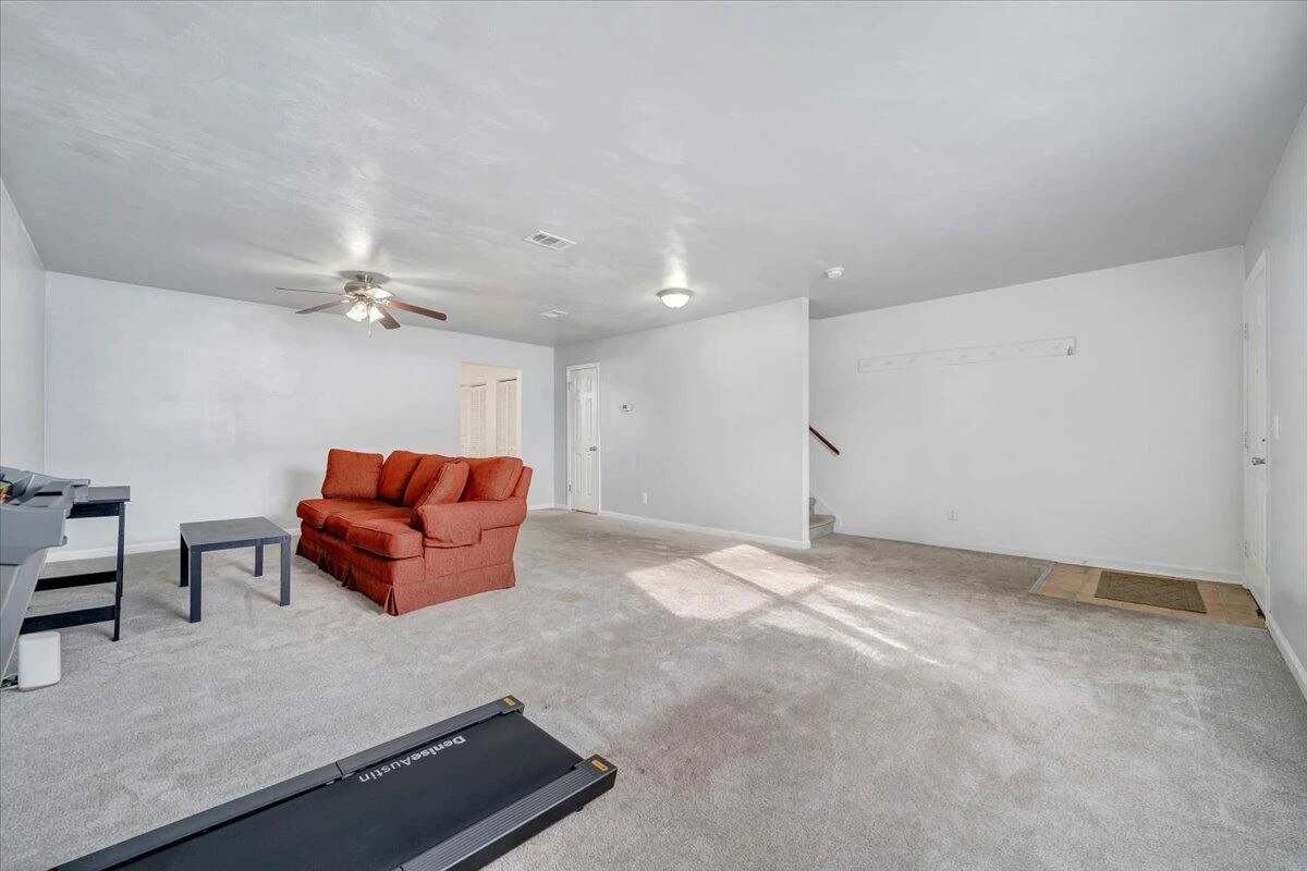210 Pheasant Run DR - Photo 12