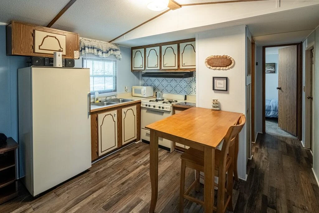 14 River View AVE - Photo 18