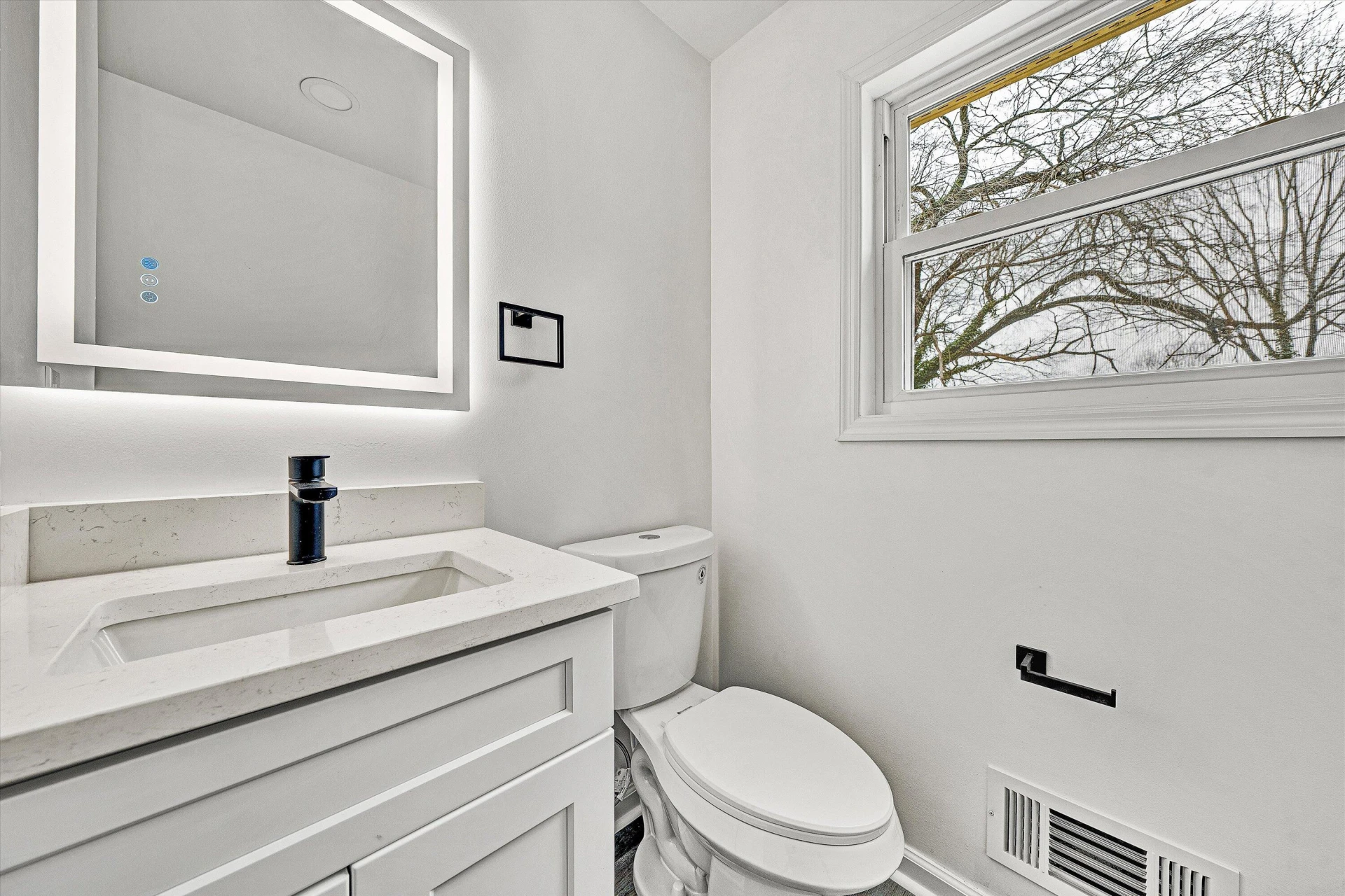 2233 Byrd AVE NE - Photo 14