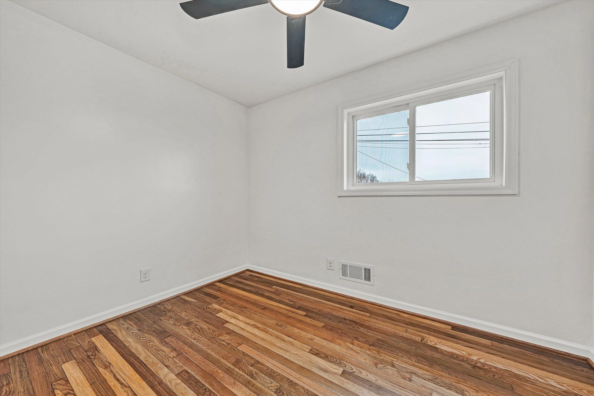 2233 Byrd AVE NE - Photo 21
