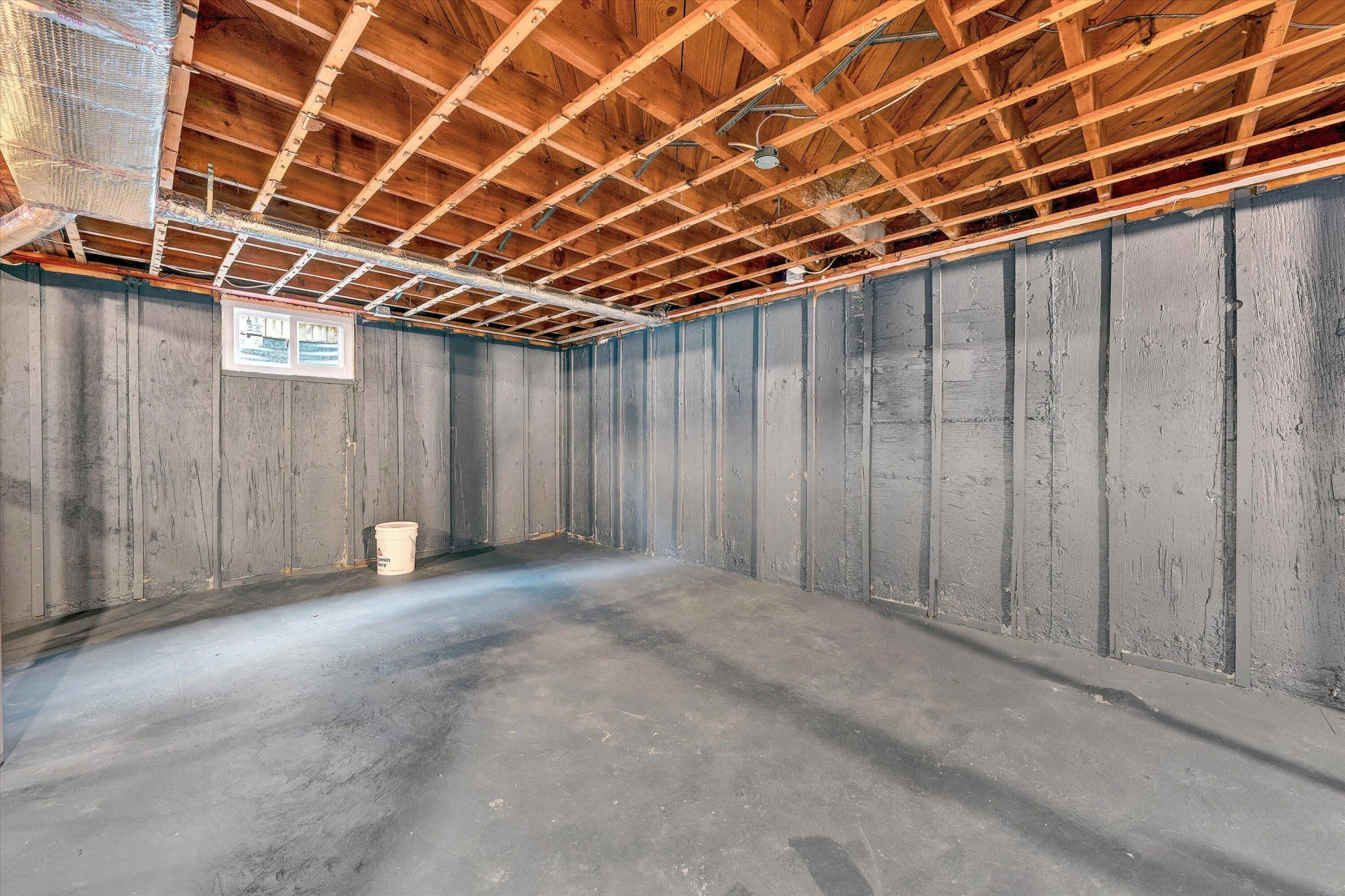 2233 Byrd AVE NE - Photo 22