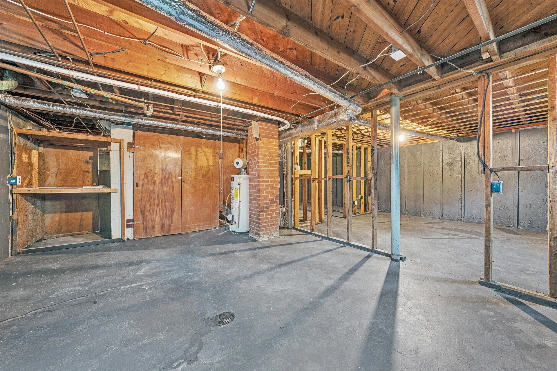 2233 Byrd AVE NE - Photo 28