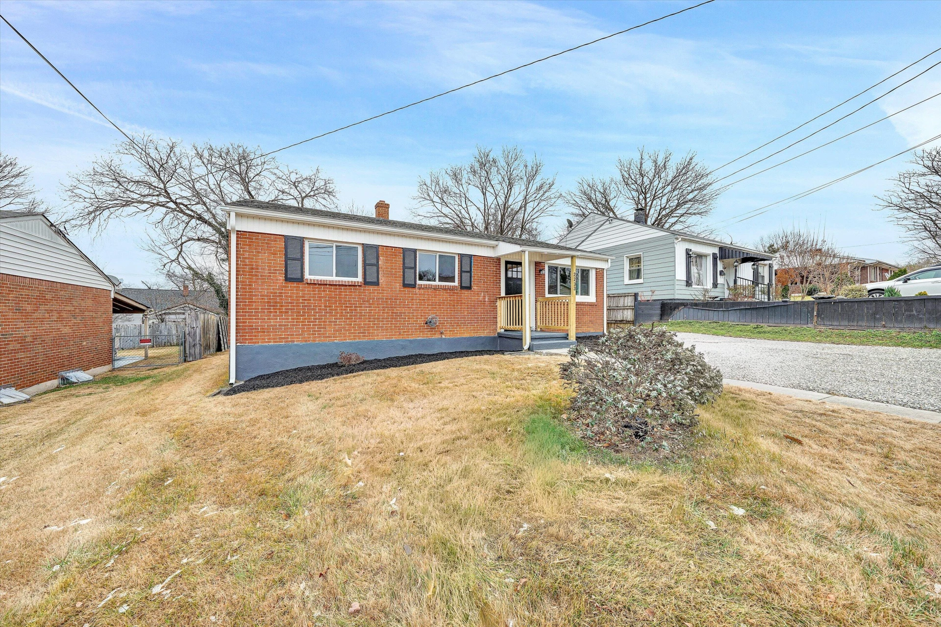 2233 Byrd AVE NE - Photo 3