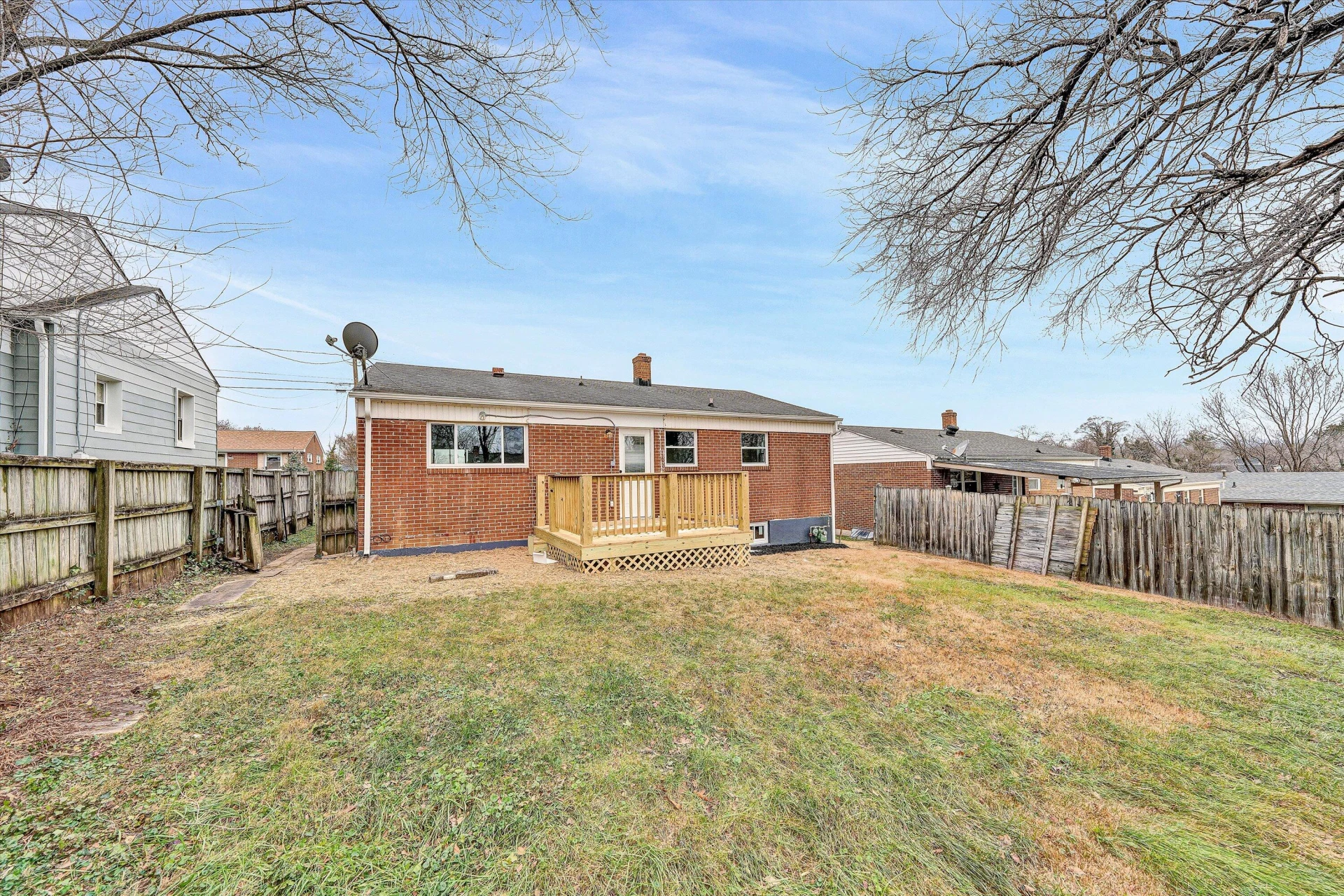 2233 Byrd AVE NE - Photo 32