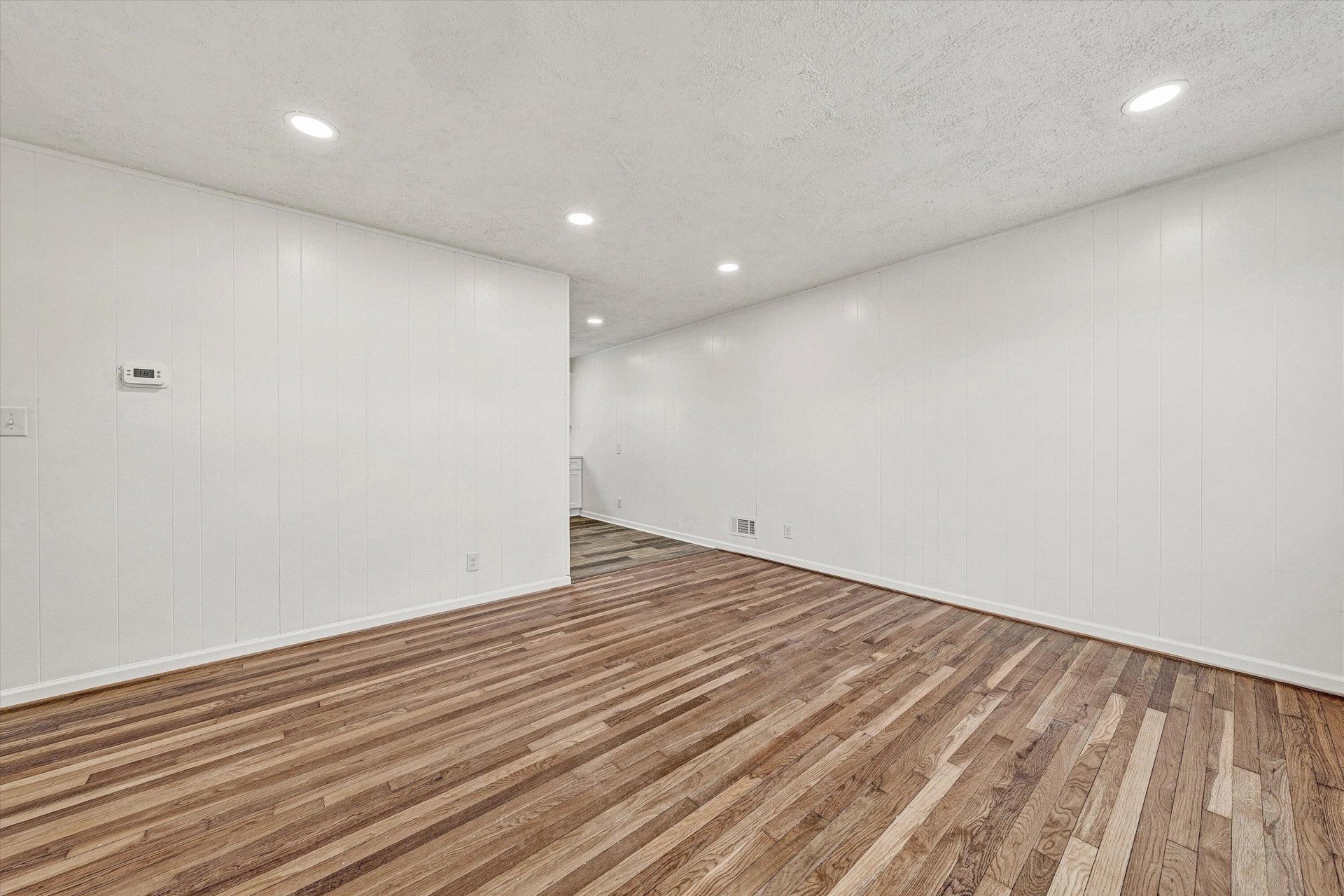 2233 Byrd AVE NE - Photo 6