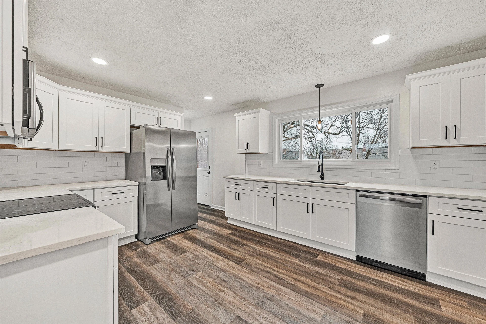 2233 Byrd AVE NE - Photo 8