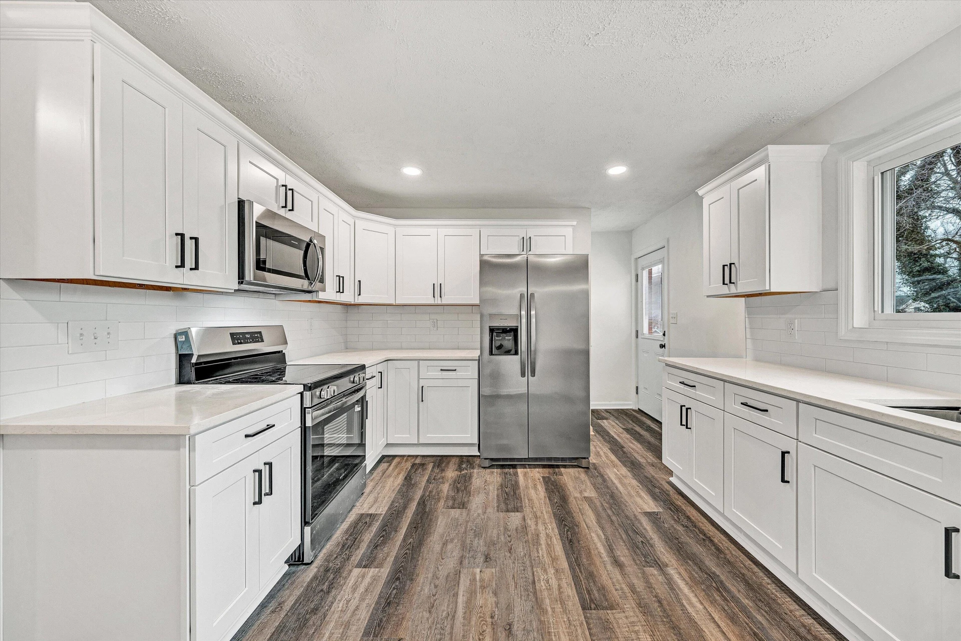 2233 Byrd AVE NE - Photo 9