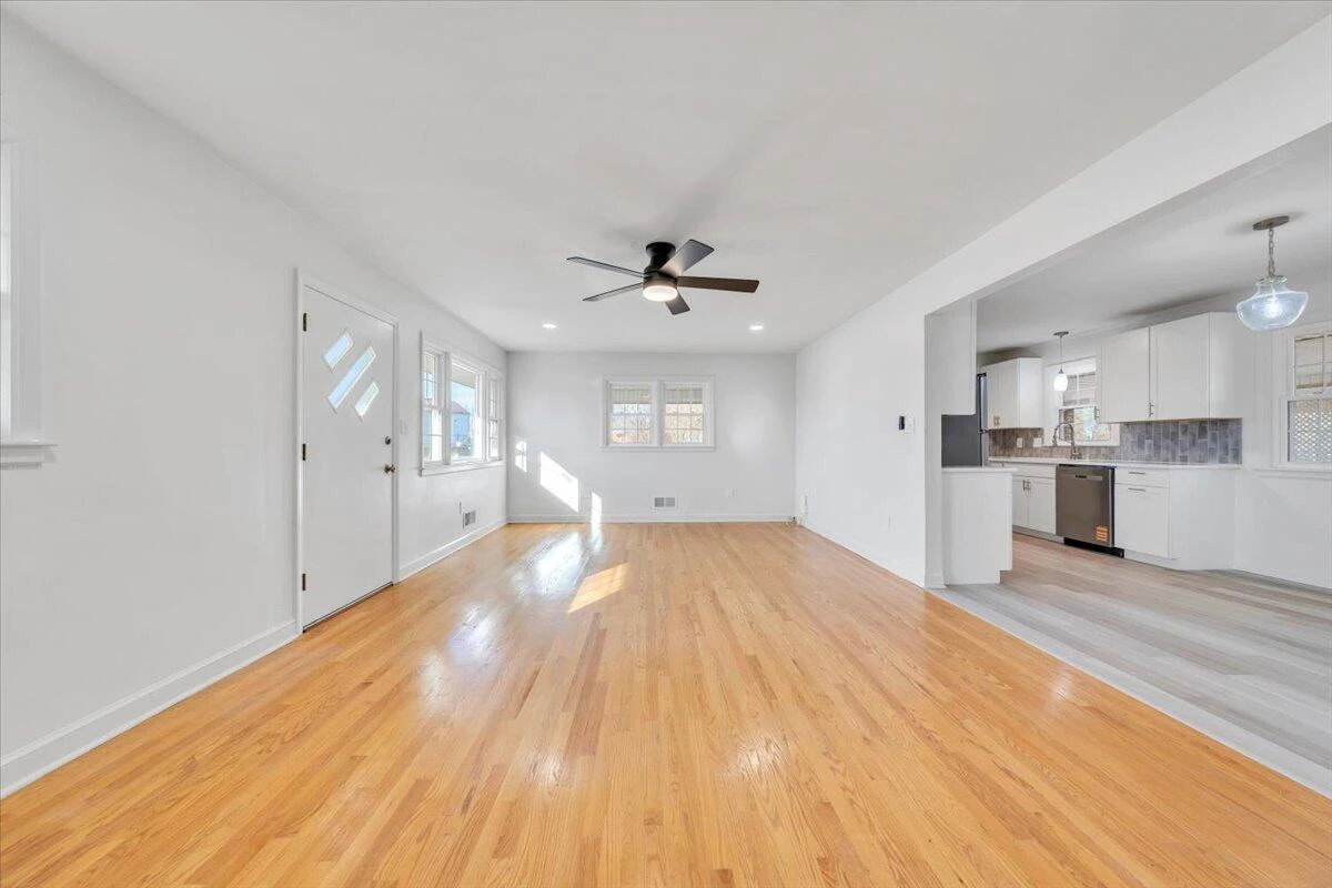 3302 Frontier RD NW - Photo 10