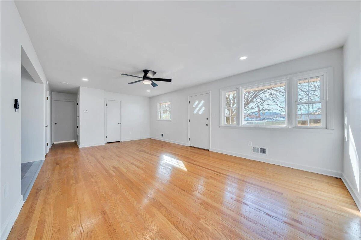 3302 Frontier RD NW - Photo 12