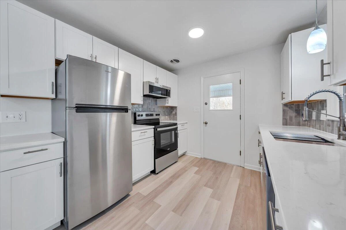3302 Frontier RD NW - Photo 15