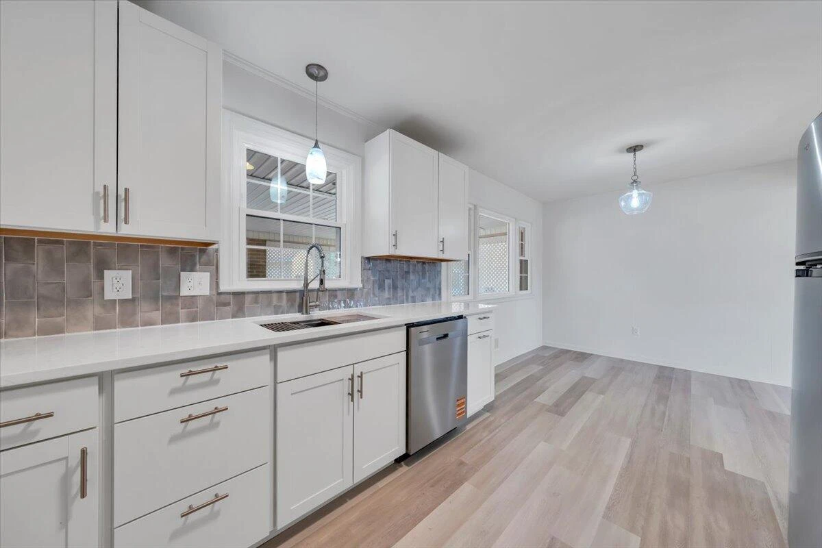 3302 Frontier RD NW - Photo 17