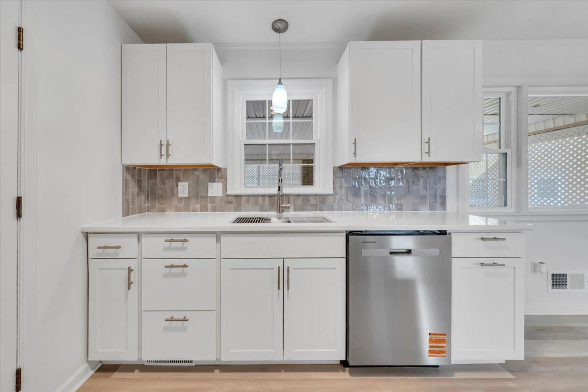 3302 Frontier RD NW - Photo 18
