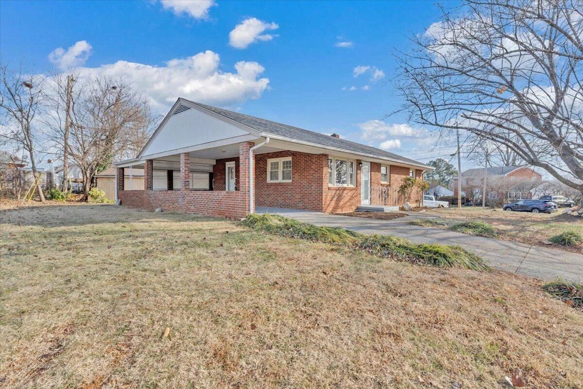 3302 Frontier RD NW - Photo 3