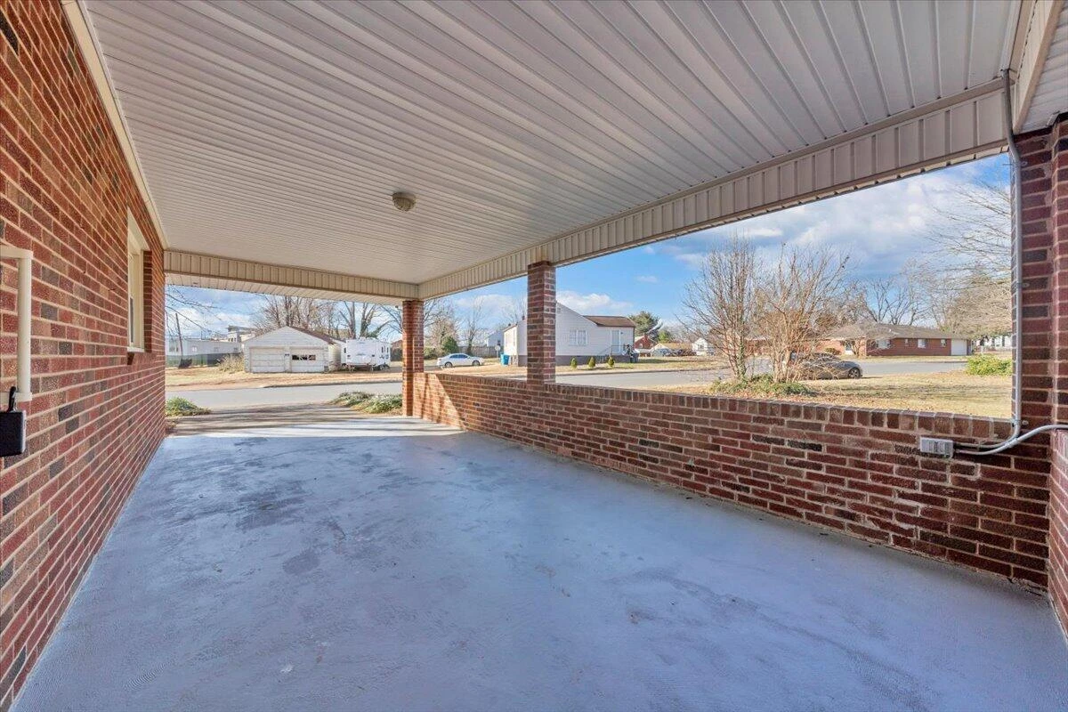 3302 Frontier RD NW - Photo 6