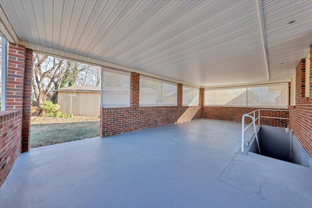 3302 Frontier RD NW - Photo 7