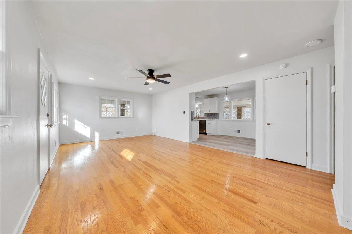 3302 Frontier RD NW - Photo 9