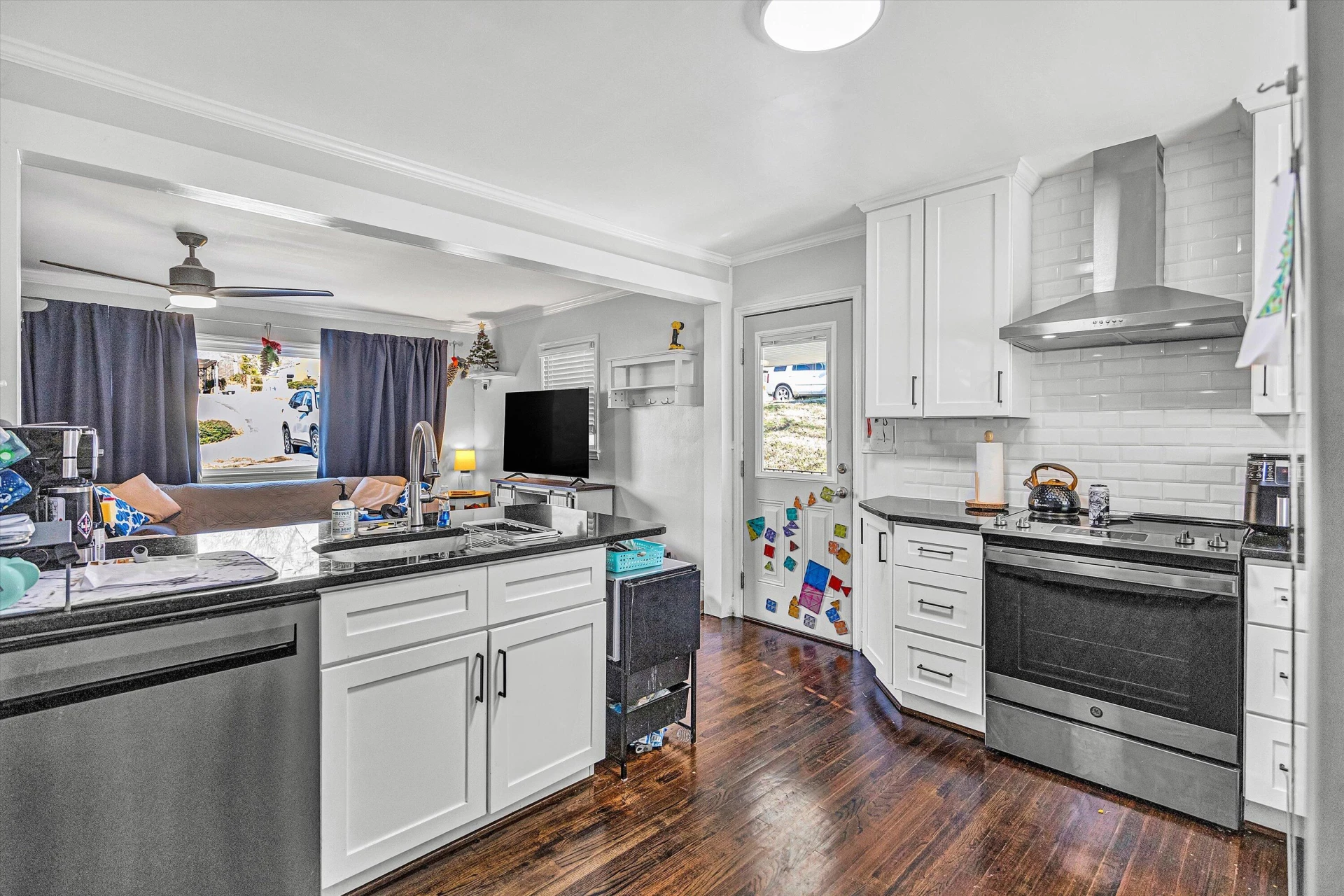 330 OAKLAND DR - Photo 8