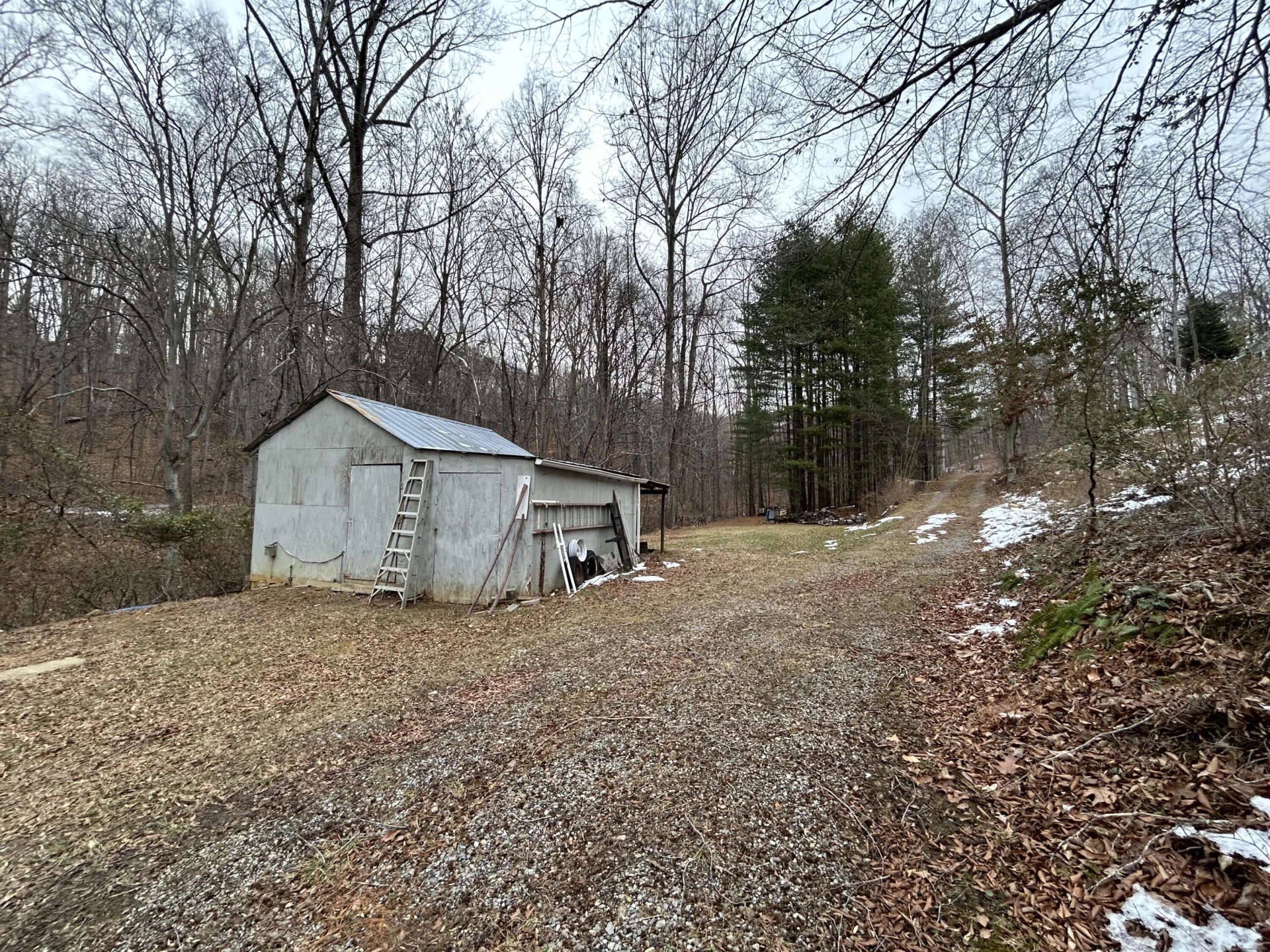 308 Spring Hollow RD - Photo 21
