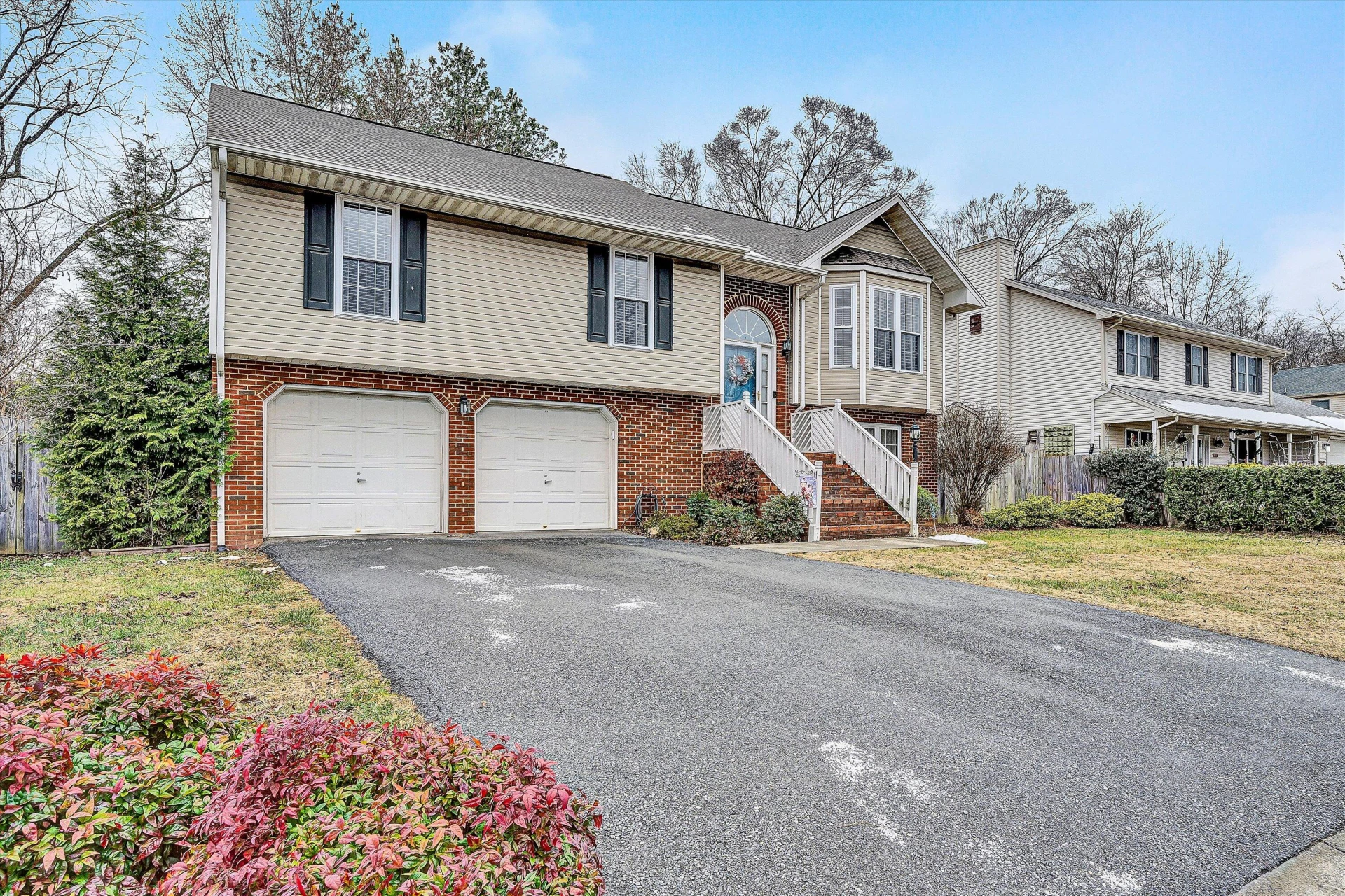 1711 Bush Farm DR - Photo 2