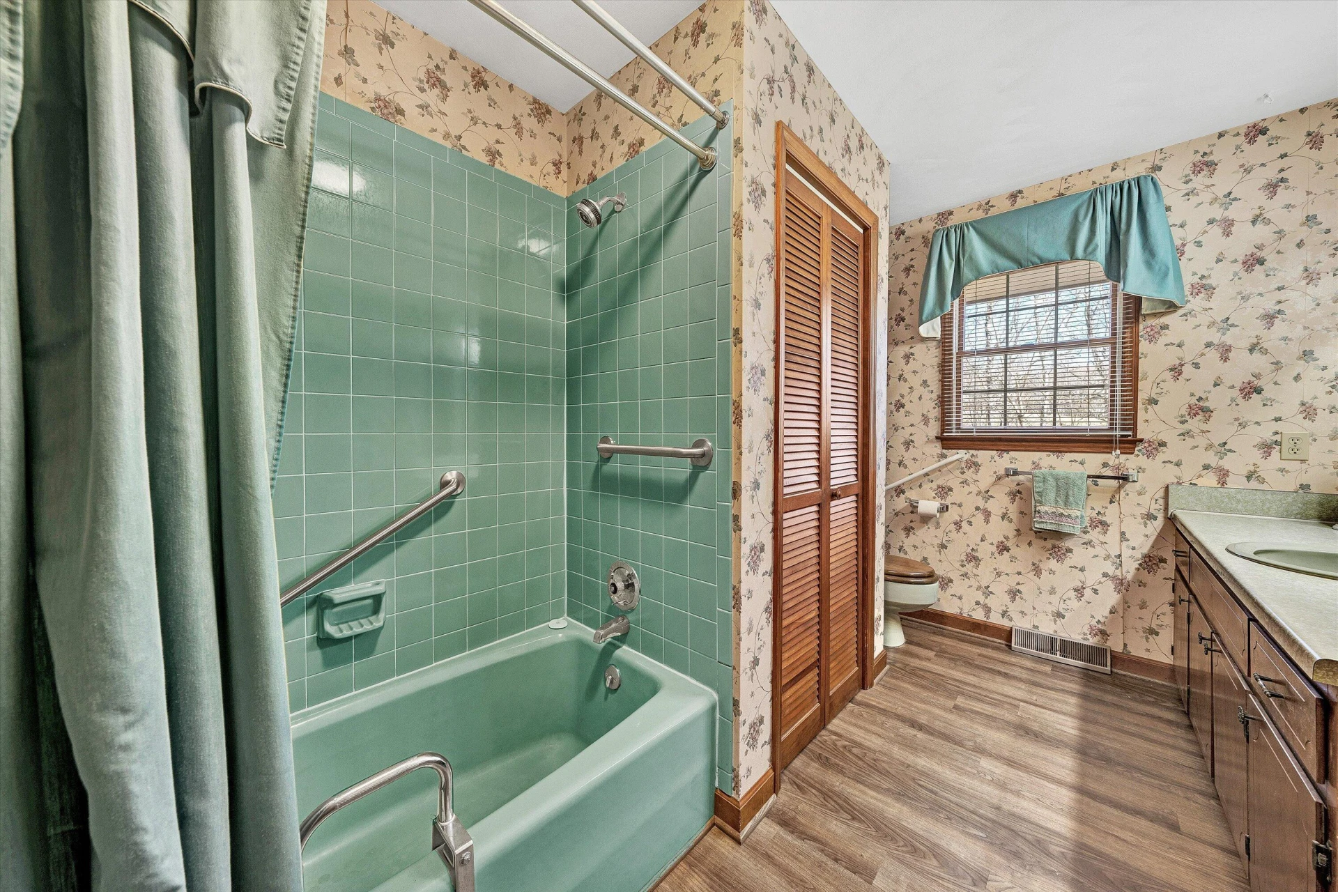 2346 Rockland RD - Photo 15