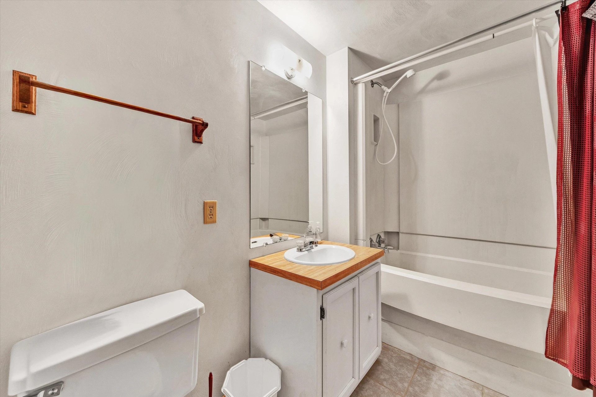 2346 Rockland RD - Photo 22