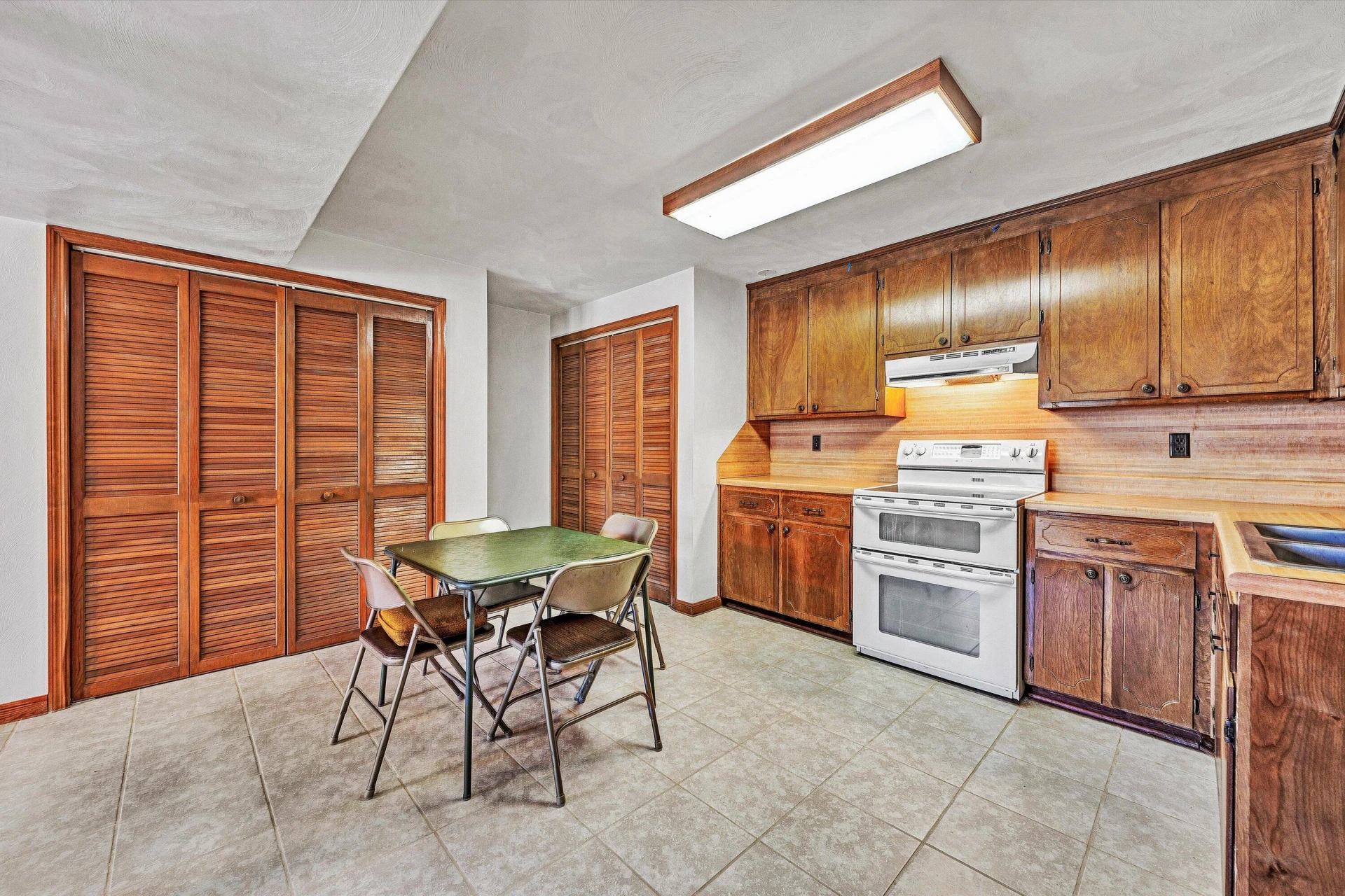 2346 Rockland RD - Photo 23