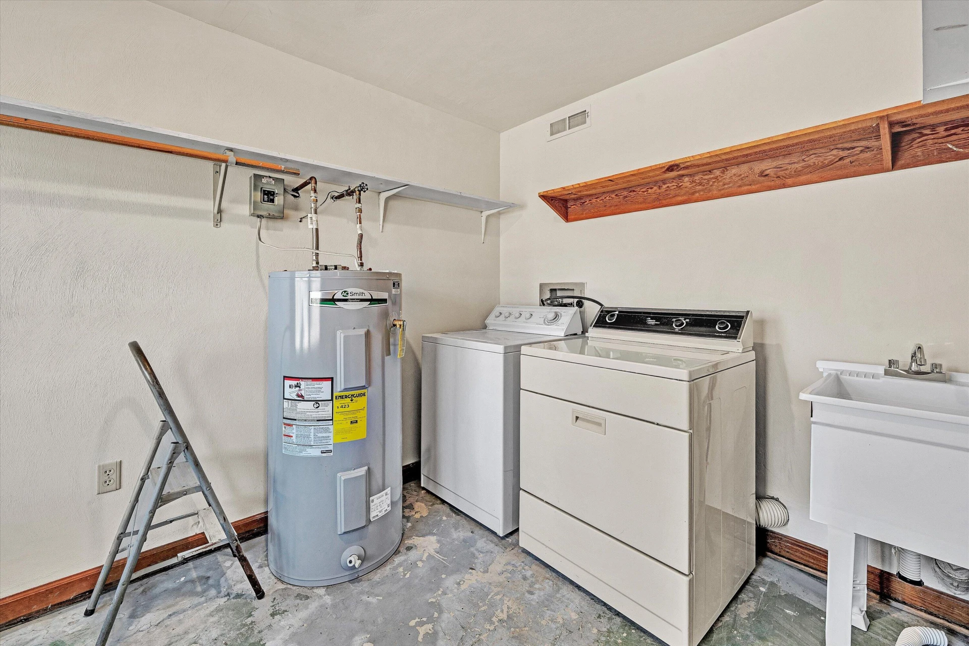 2346 Rockland RD - Photo 32