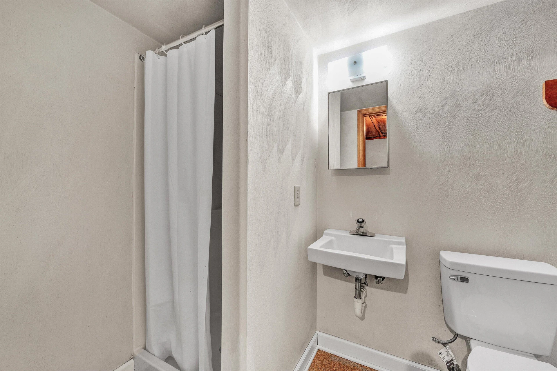 2346 Rockland RD - Photo 33