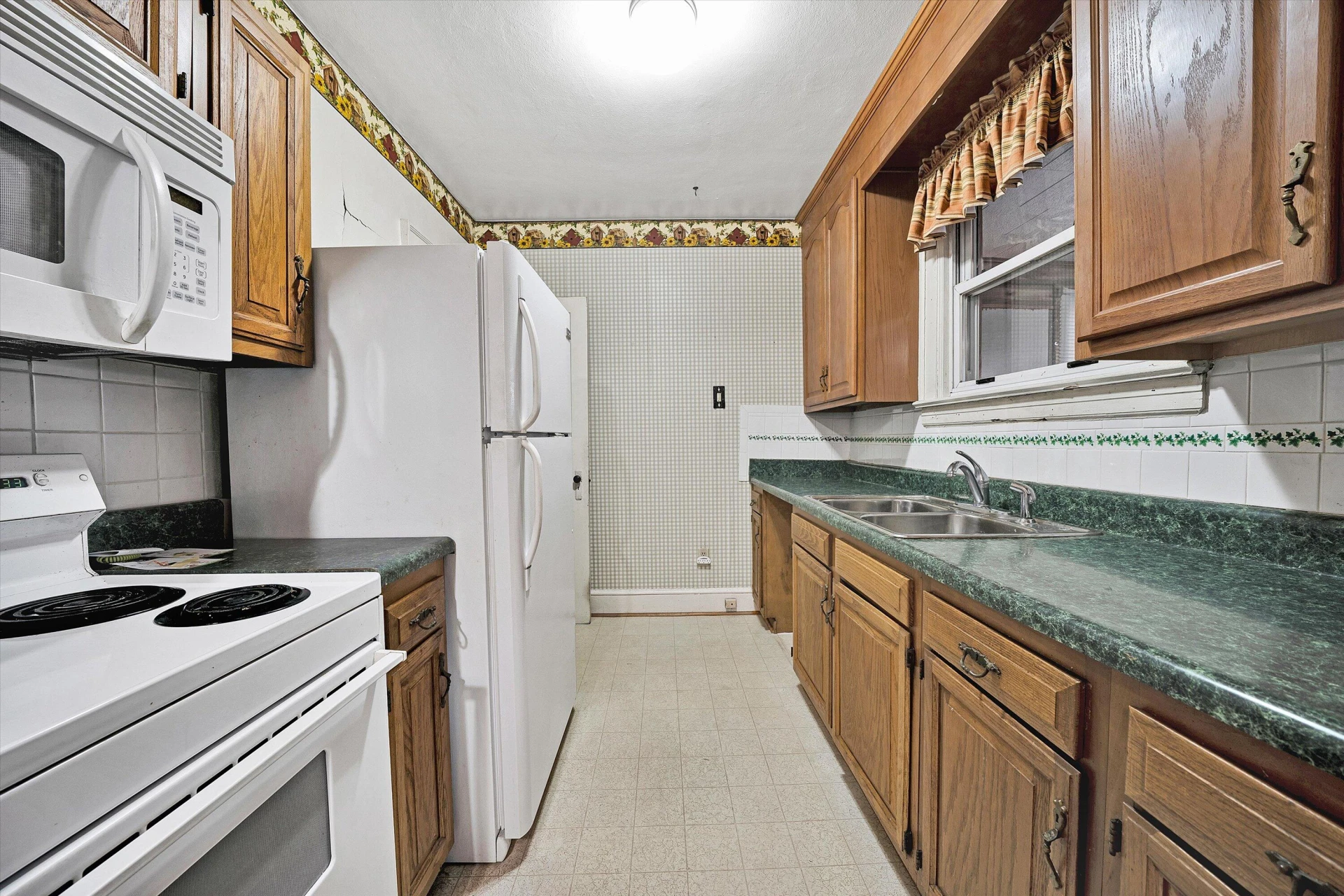 1204 Carolina AVE - Photo 15