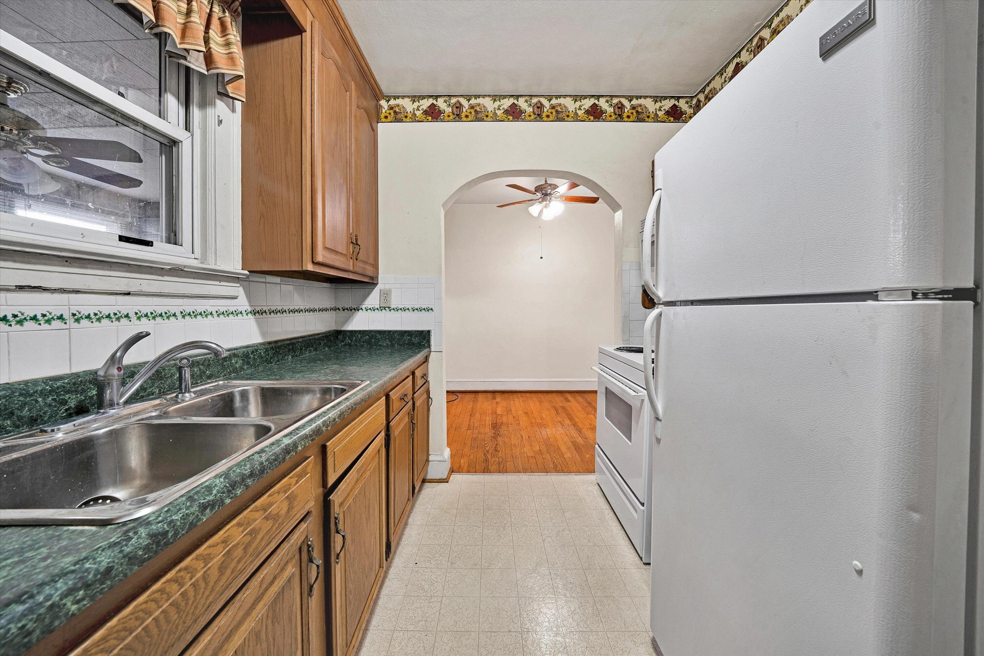 1204 Carolina AVE - Photo 16