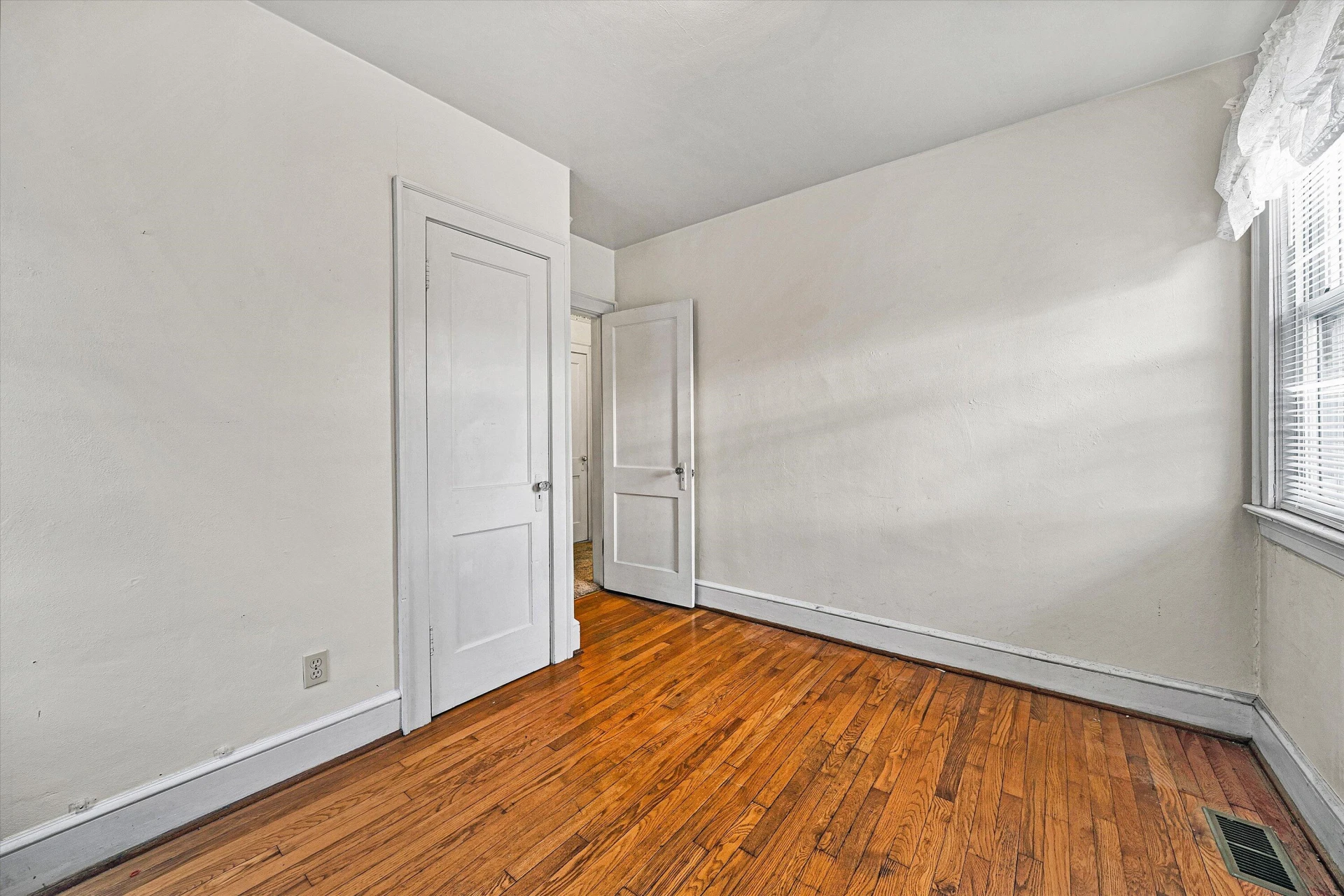 1204 Carolina AVE - Photo 23