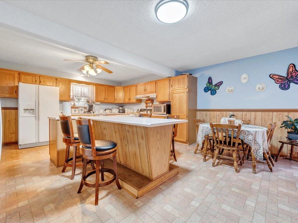 1043 Liberty ST - Photo 11