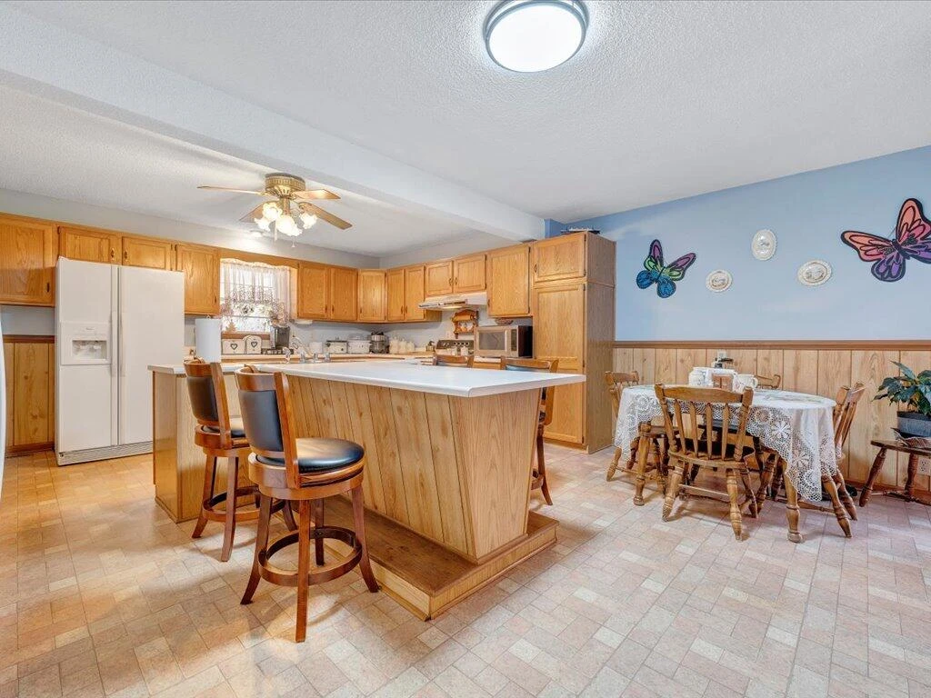 1043 Liberty ST - Photo 12