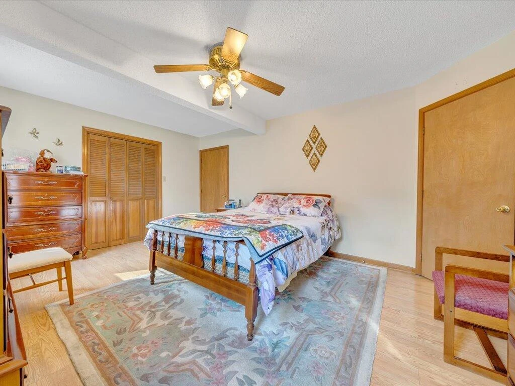 1043 Liberty ST - Photo 25