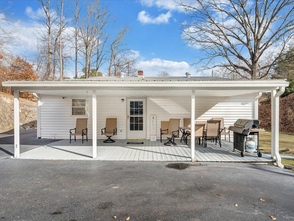 1043 Liberty ST - Photo 35