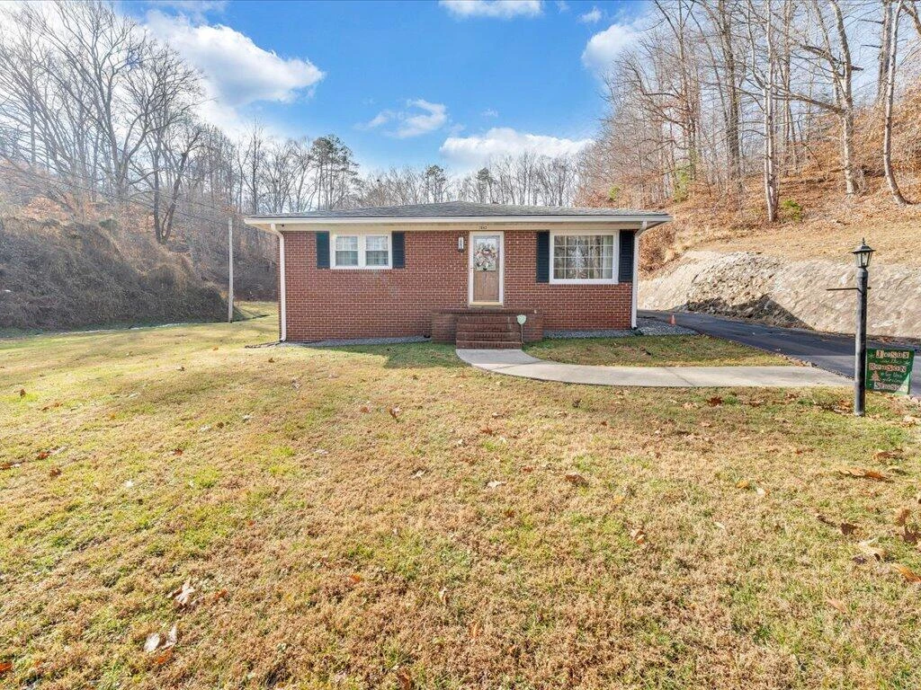 1043 Liberty ST - Photo 40