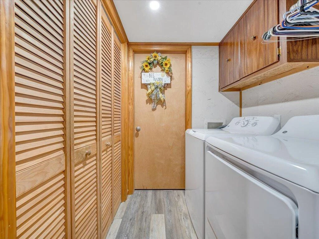 1051 Liberty ST - Photo 11