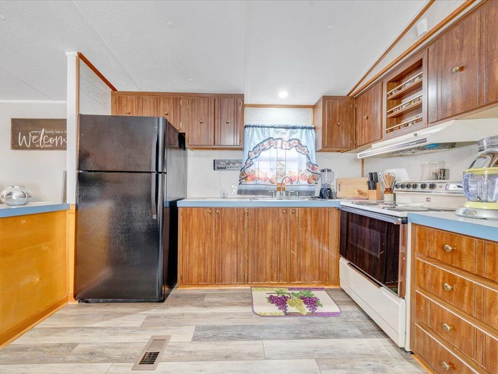 1051 Liberty ST - Photo 13