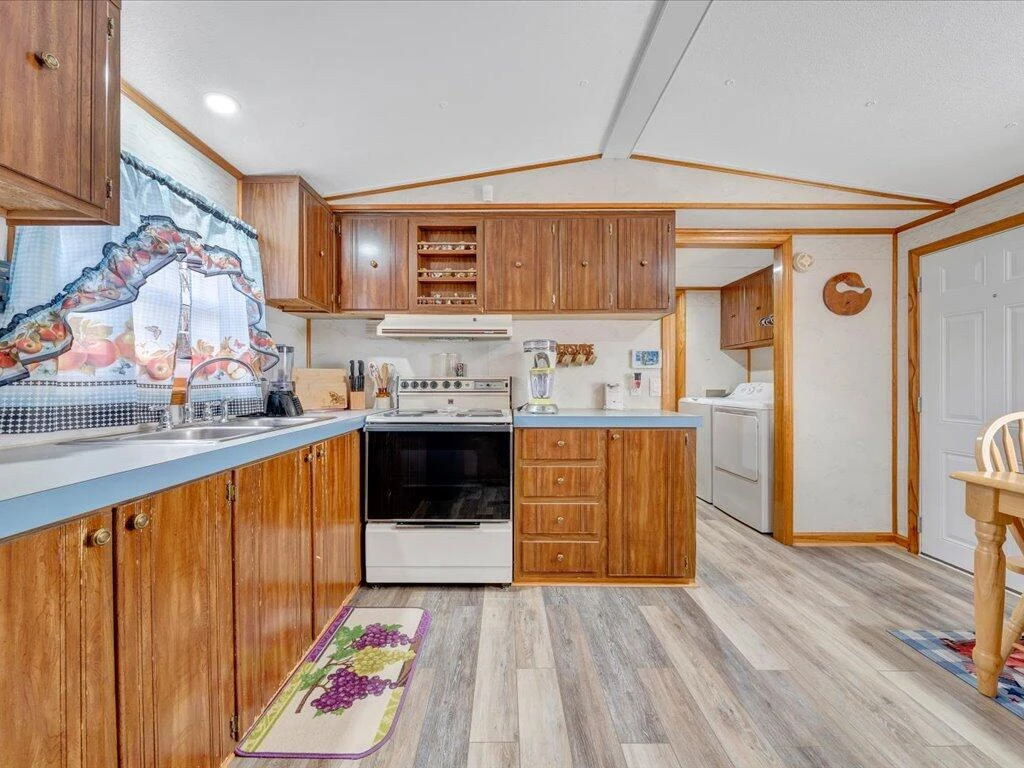 1051 Liberty ST - Photo 14