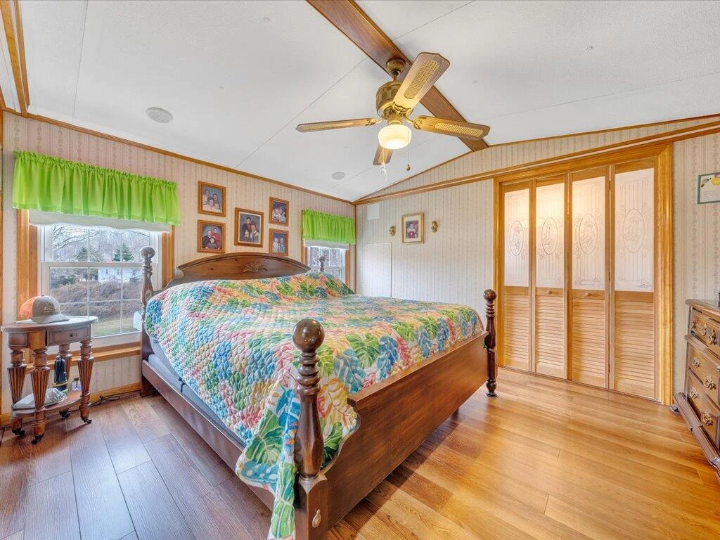 1051 Liberty ST - Photo 18