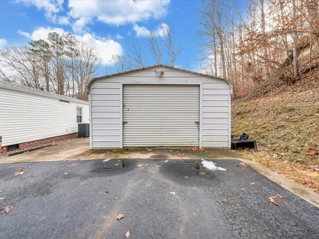 1051 Liberty ST - Photo 22
