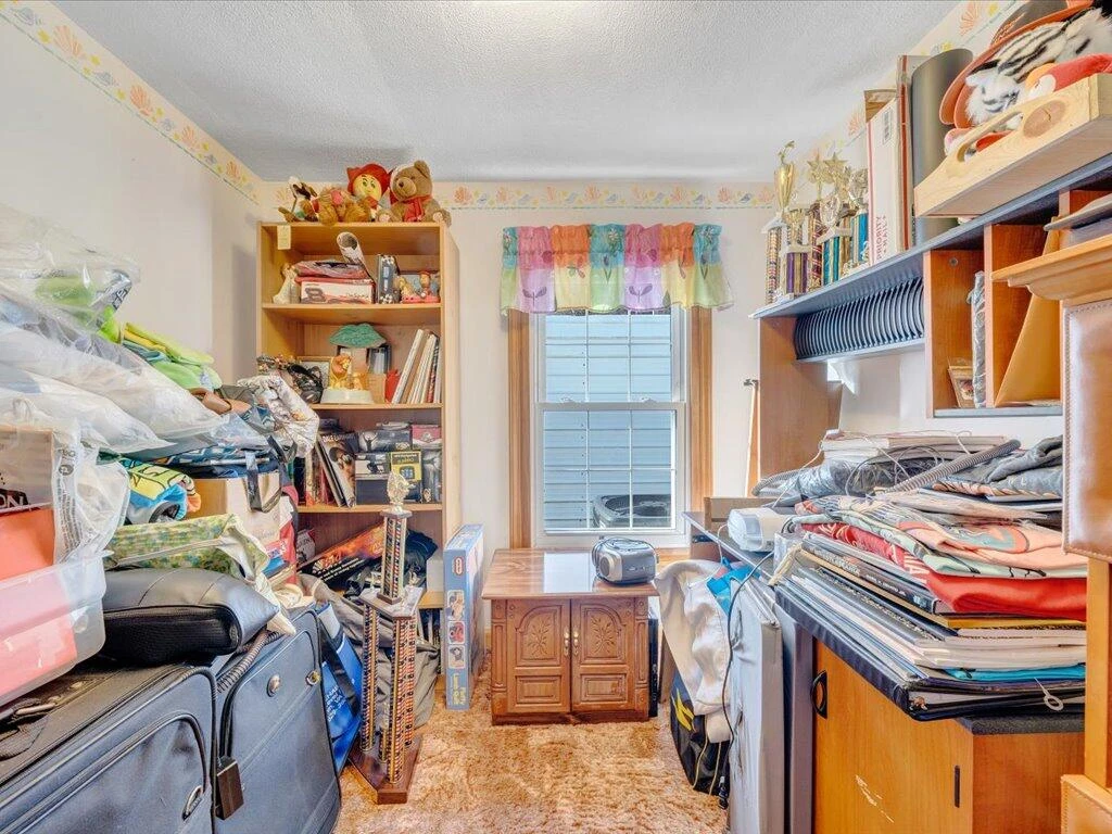 1051 Liberty ST - Photo 5