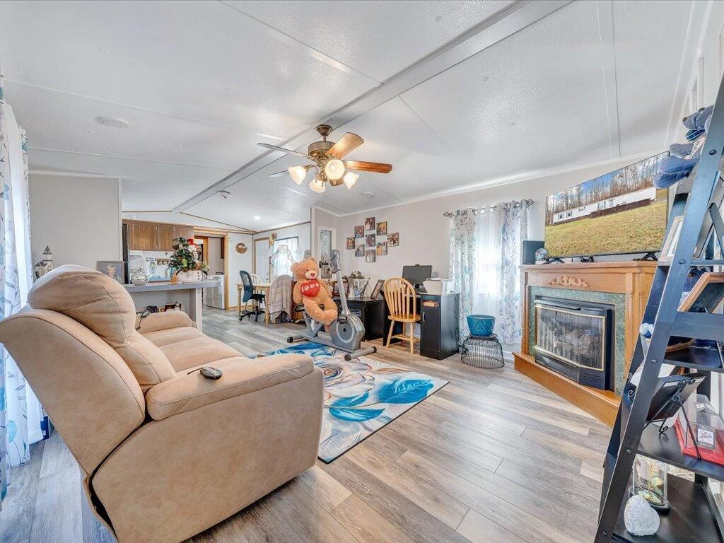 1051 Liberty ST - Photo 6