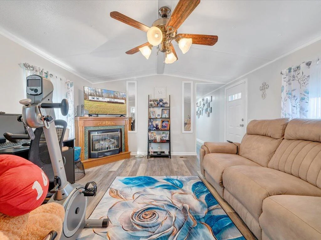 1051 Liberty ST - Photo 7