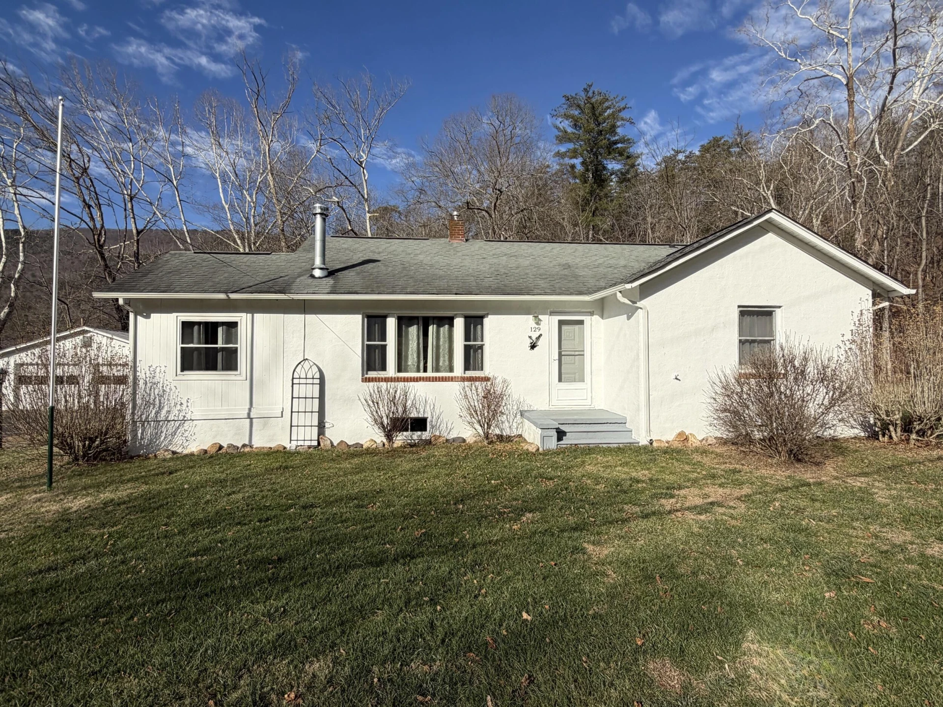 129 Roaring Run RD