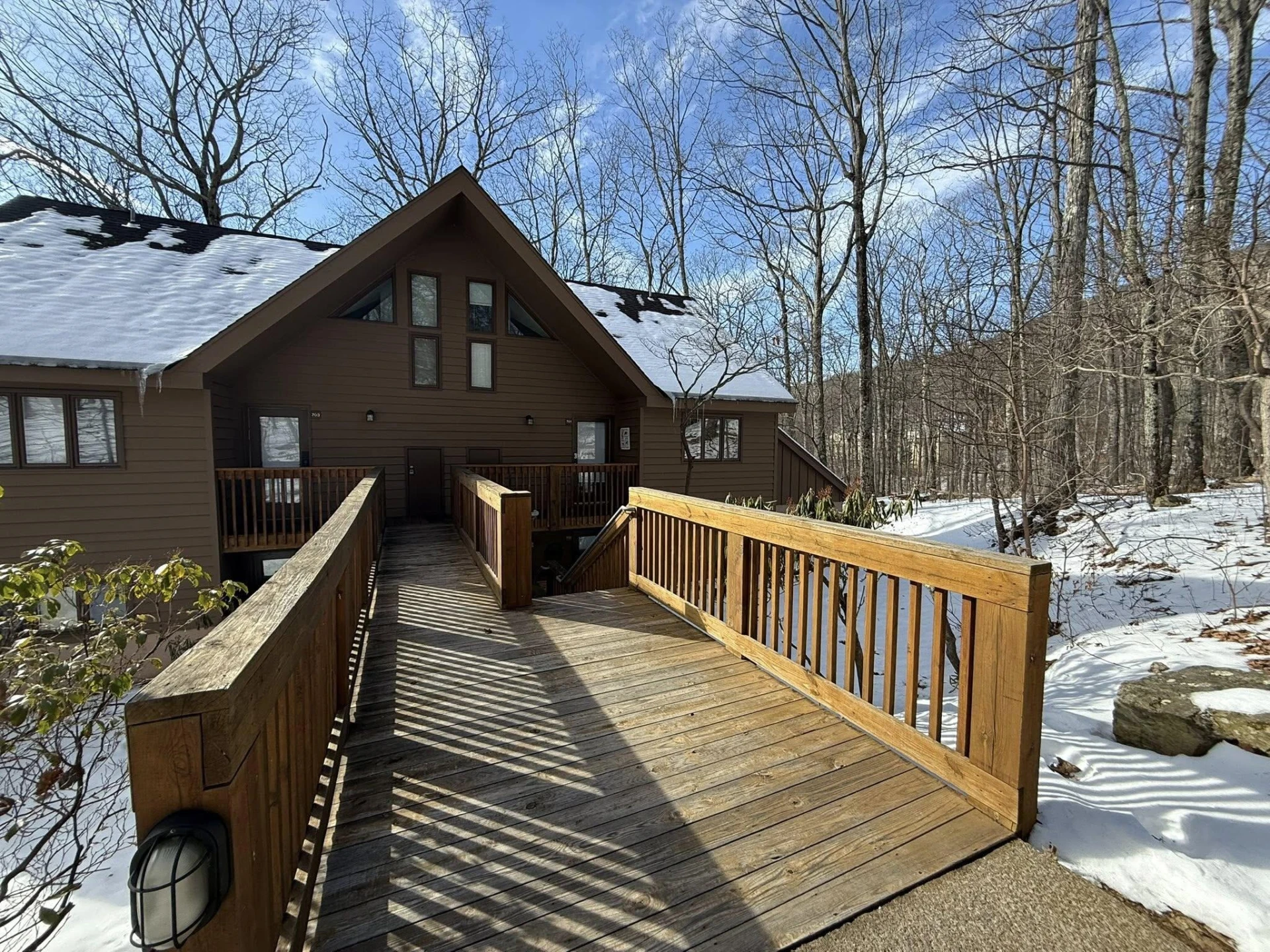700 Laurelwood